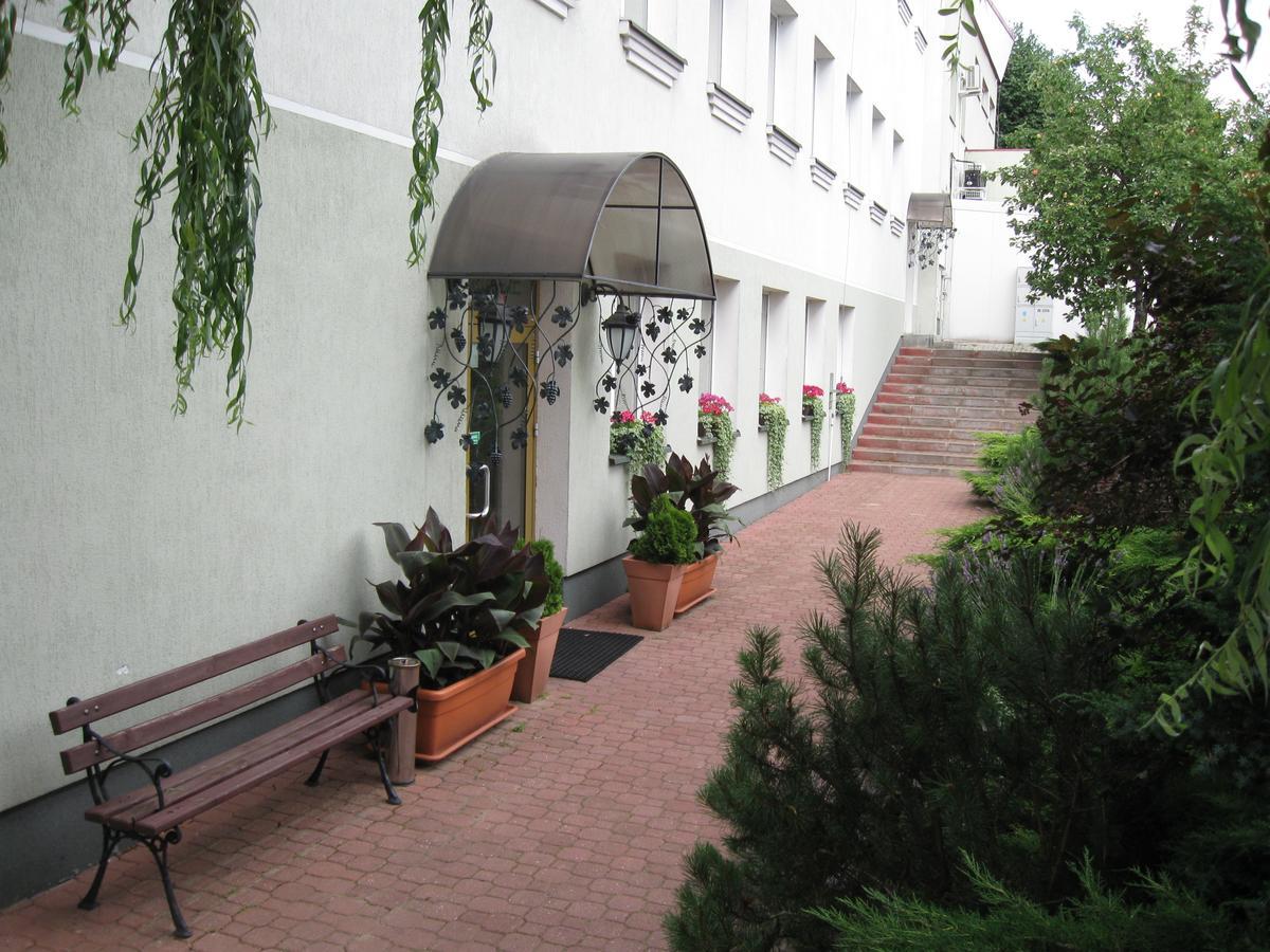 Zajazd Michalowo Buitenkant foto